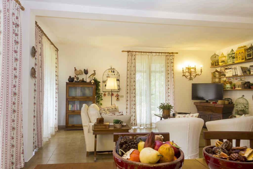 Villa Monserrato - Goelba Porto Azzurro Quarto foto